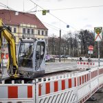 Baustelle für neue Bahnsteige an den Haltestellen am Adelheidring