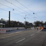 Baustelle für neue Bahnsteige an den Haltestellen am Adelheidring